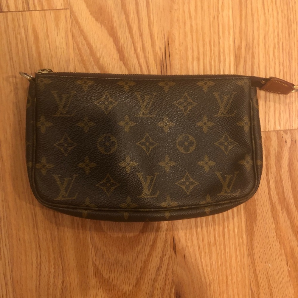 Vintage Louis Vuitton Pouchette